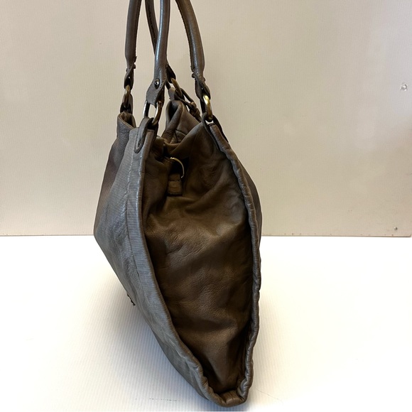 TOSCANI Made in Italy, Distressed Leather Satchel - Picture 4 of 15